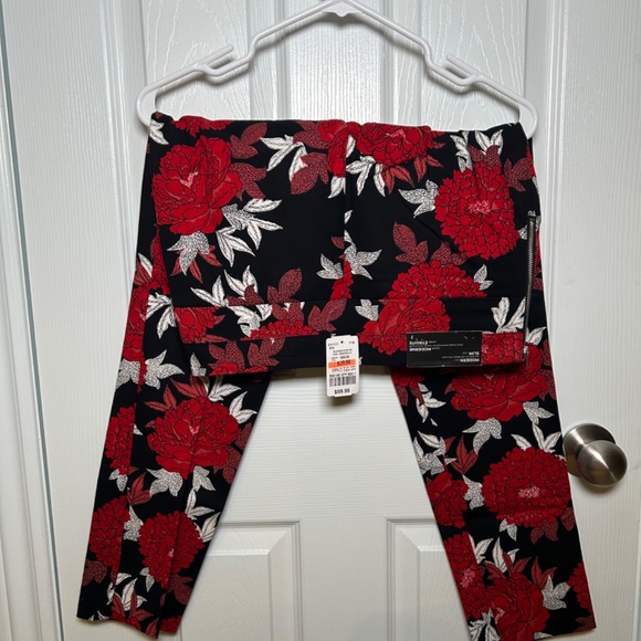 New Le Château Pants - Picture 2 of 5